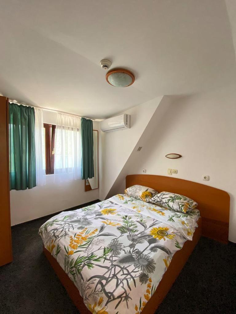 Hotel Pescarus Port Bicaz Exterior photo
