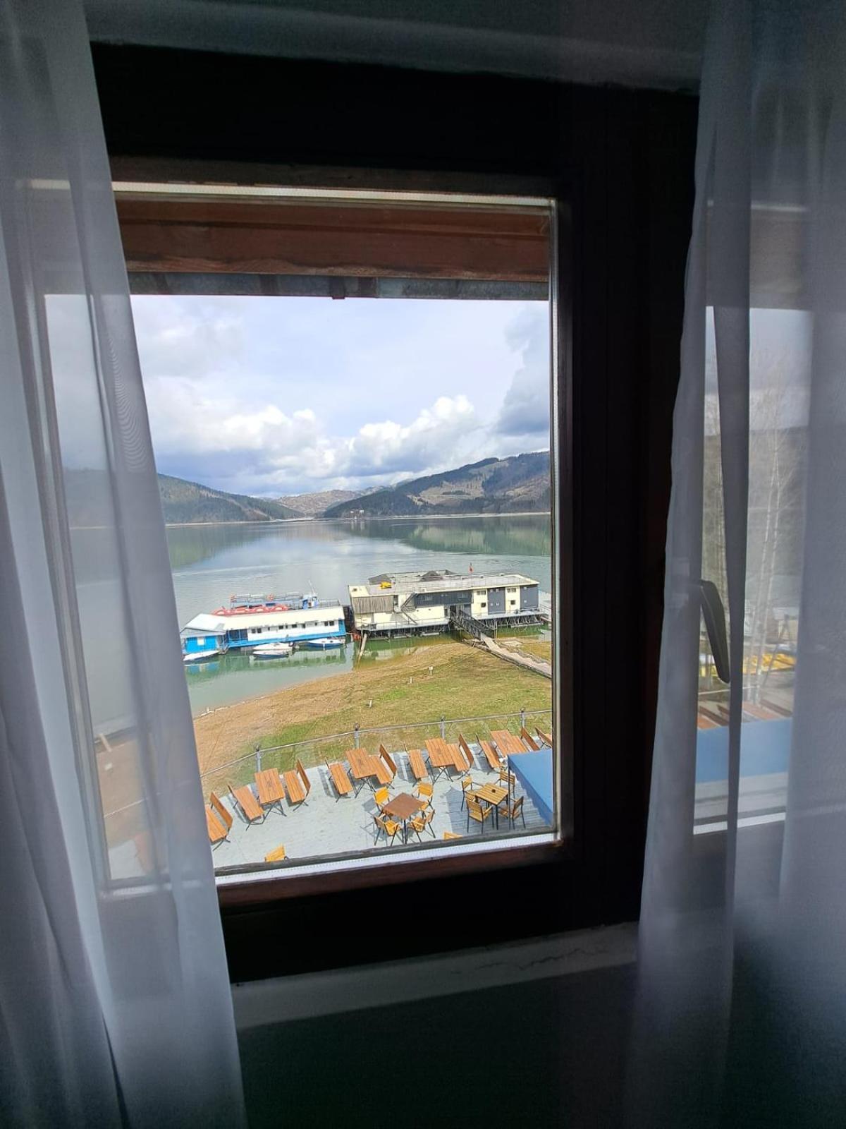 Hotel Pescarus Port Bicaz Exterior photo