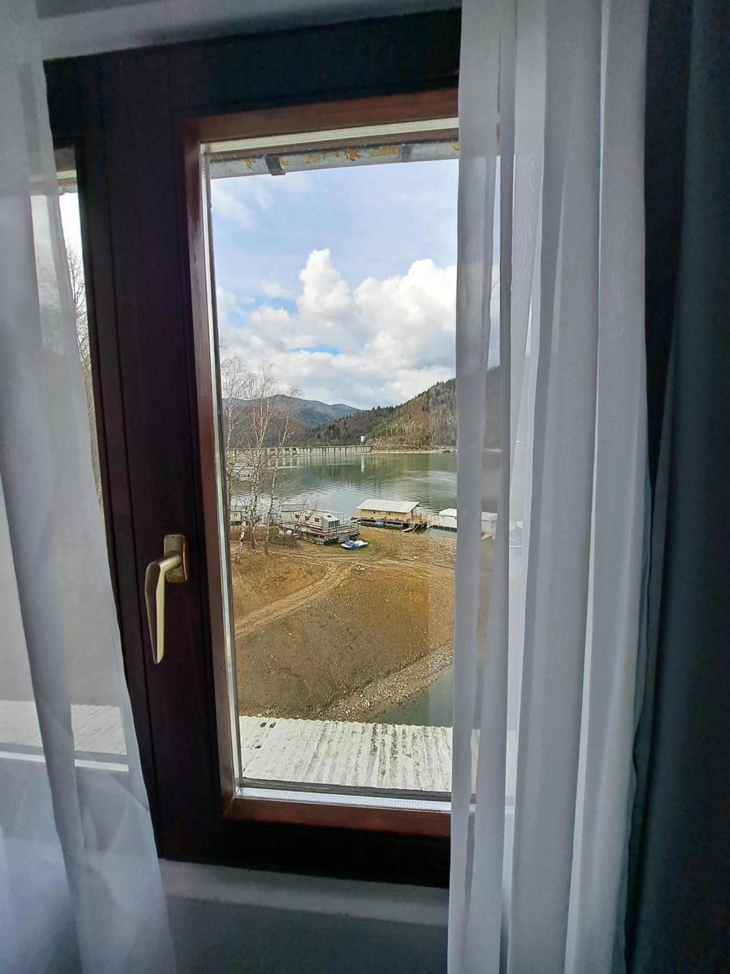 Hotel Pescarus Port Bicaz Exterior photo
