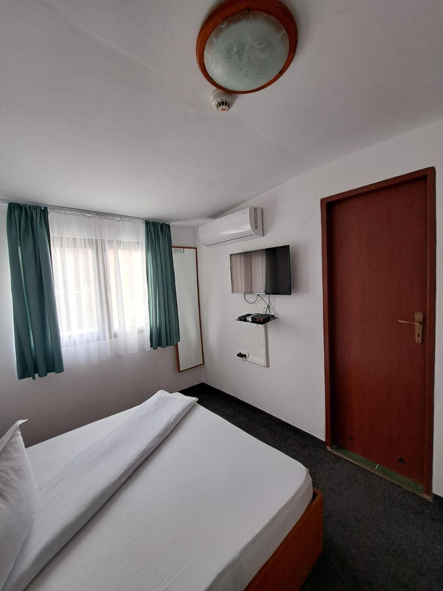 Hotel Pescarus Port Bicaz Exterior photo